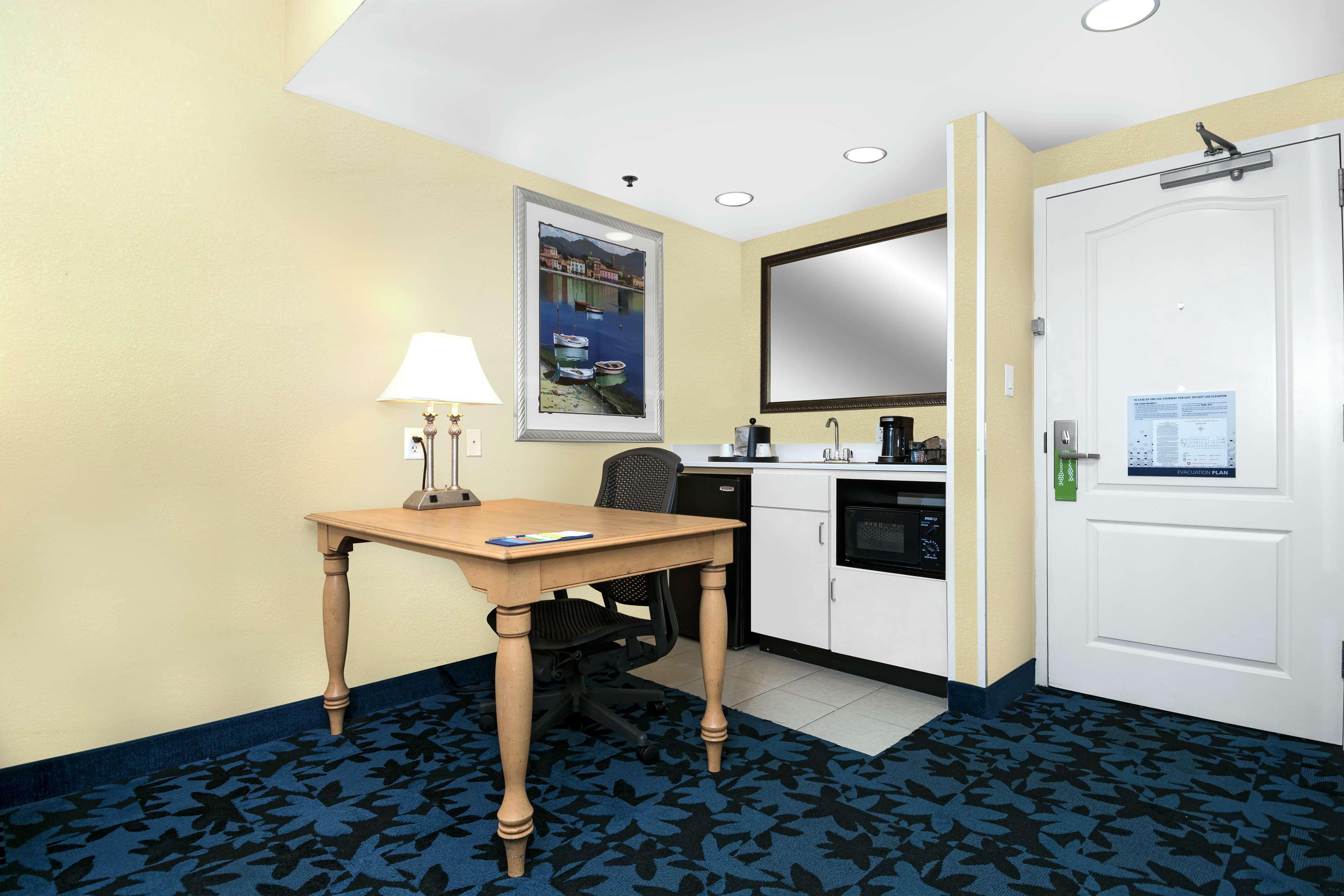 Hampton Inn & Suites Jacksonville Deerwood Park Eksteriør billede