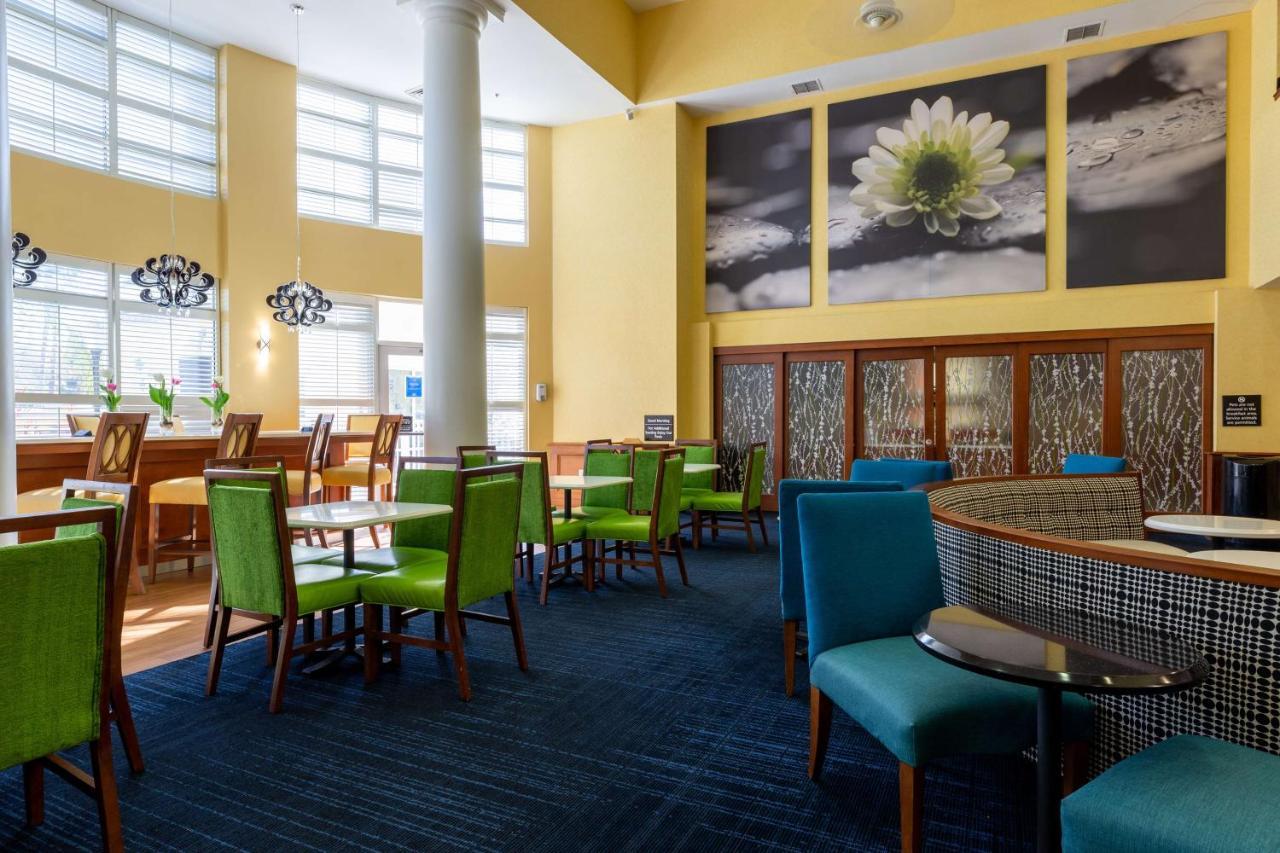 Hampton Inn & Suites Jacksonville Deerwood Park Eksteriør billede