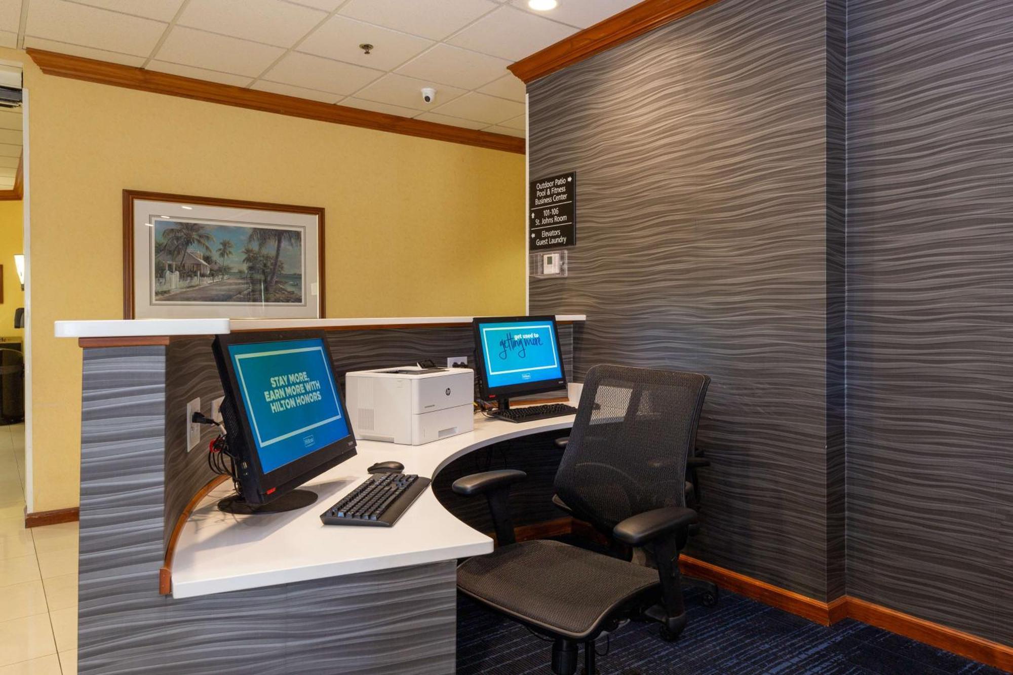 Hampton Inn & Suites Jacksonville Deerwood Park Eksteriør billede
