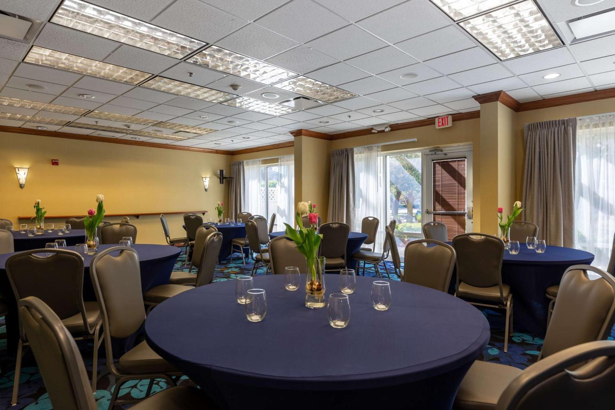 Hampton Inn & Suites Jacksonville Deerwood Park Eksteriør billede