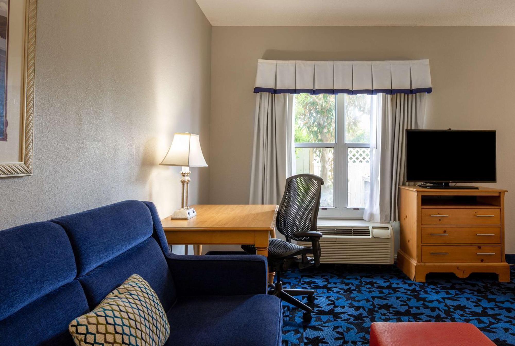 Hampton Inn & Suites Jacksonville Deerwood Park Eksteriør billede